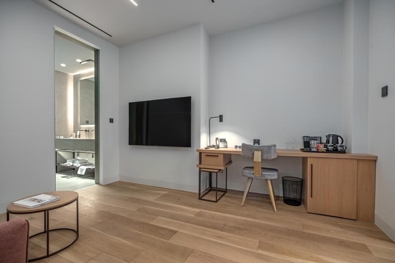 Hellenic Vibes Smart Hotel Athens Luaran gambar A room at the hotel